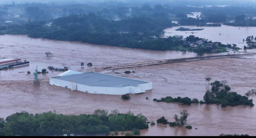 🚨 | RIO GRANDE DO SUL PRECISA DE AJUDA!!! 

Estamos implorando pela sua atenção e ajuda. O Rio Grande do Sul está sofrendo a maior catástrofe climática dos últimos anos.

— ATENÇÃO: TEXTO COM PALAVRAS FORTES E CONTEÚDO SENSÍV3L

Pessoas e animais estão falecendo, afogados, por
