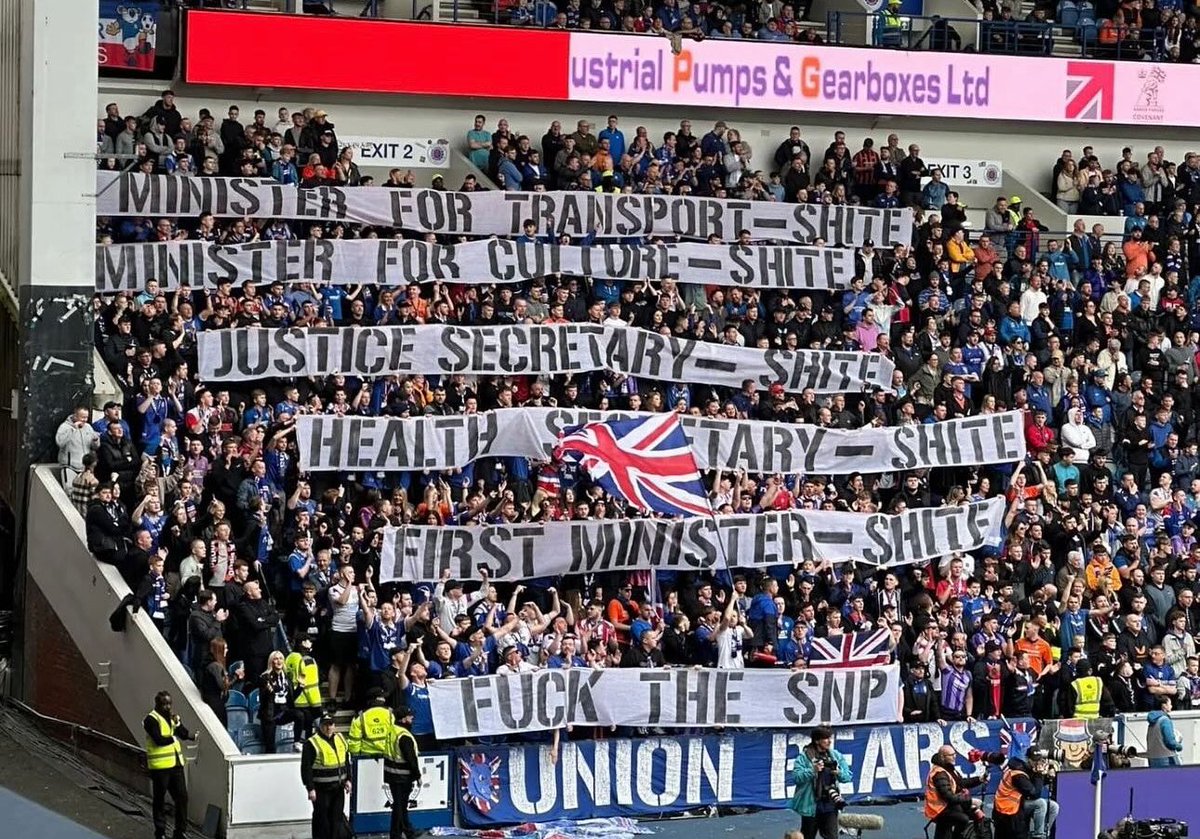 Rangers banners at Ibrox this afternoon. #WATP 🇬🇧