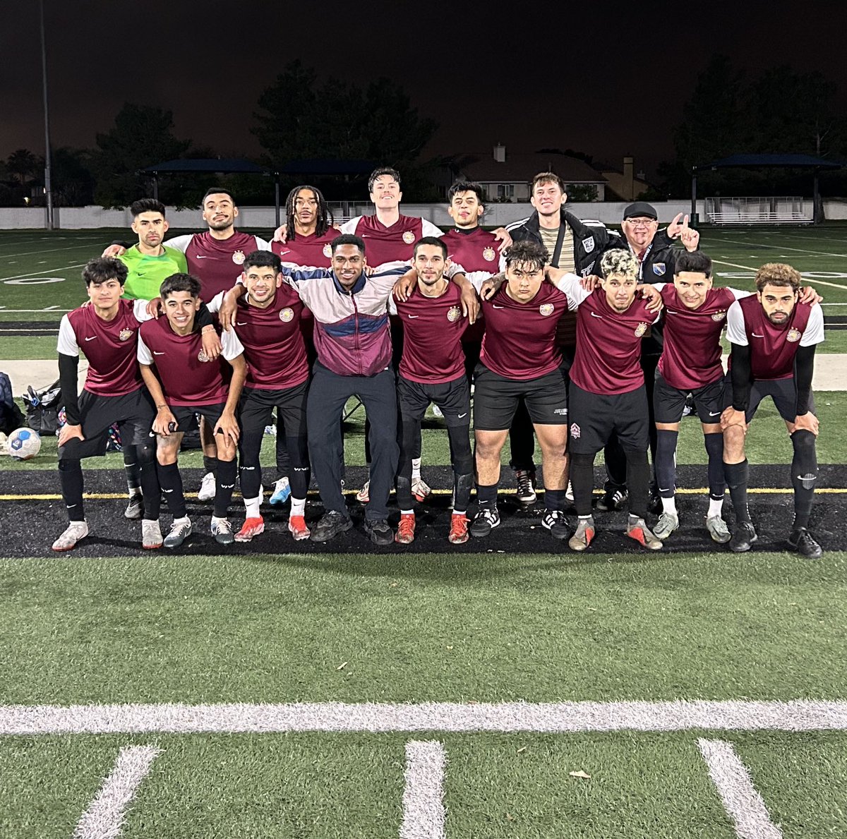 CoachRod911's tweet image. La Familia Fc is in the 2024 Raul Briones Cup final. After going toe to toe with USL 2 team AMSG Elite. Tied 2-2 with 2 minutes in regulation. Both teams score in the last two minutes, 3-3 at the end of regulation. We won 4-2 in pks. #stevieboyforever #socalpremier