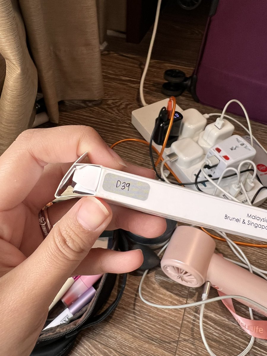 NabellaAnuar's tweet image. Eyelashes yang I paling suka! Dah try mcm mcm pun akan suka juga bulu mata ni sbb ringan gila and natural.

I bagi kwn kwn I pakai pun, dorang cakap best gila and ringan. 

RM 8 is a good investment for me!! If nak check out, ambil code D39.