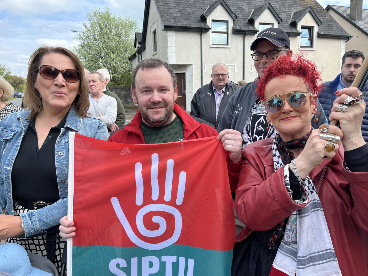 Remembering Jim Connell and keeping the Red Flag flying in Crossakiel with good @labour @SDLPlive comrades @ClaireHanna @DonalLyons @RMTunion @RhondaDona31299 @PaidiCole 🚩