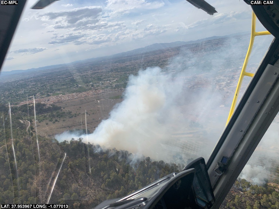 Efectivos del Plan Infomur combaten un incendio forestal en Murcia Intervienen: ✅🚁@dgsce_RM ✅🌲@aamm_murcia ✅🧑‍🚒@defensaforeMUR ✅🚔@MurciaPolicia ➡️noticias.112rmurcia.es/?WlevV