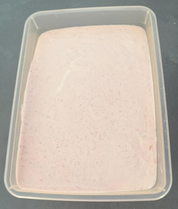 Thanx #slzfw21 Strawberries & cream from last nights bag. I blended them put in freezer……lovely ice cream ❤️🍧🍦 #breakingdownbarriers #buildingcommunities #CoronationFoodProject