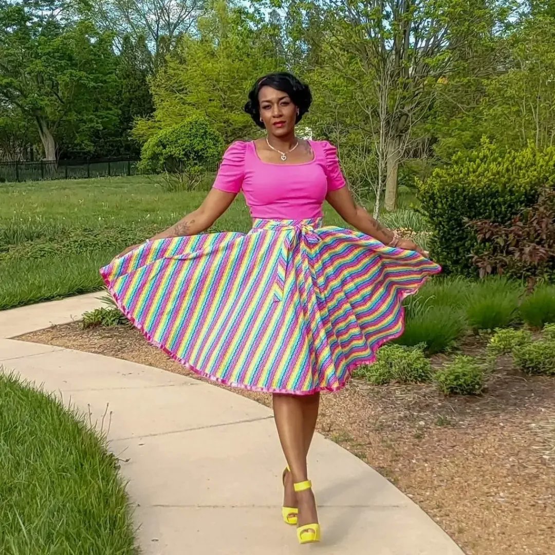 Ajza Allison, sitting pretty and showing off her rainbow dress that she made! How lovely!🌈 

@queen_monea1 #blackpinupmodel #pinup #blackpinup #rainbow #rainbowdress