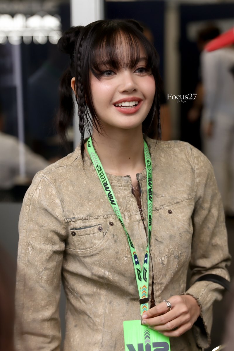 ONLY LALISA | Fan Account. tweet media