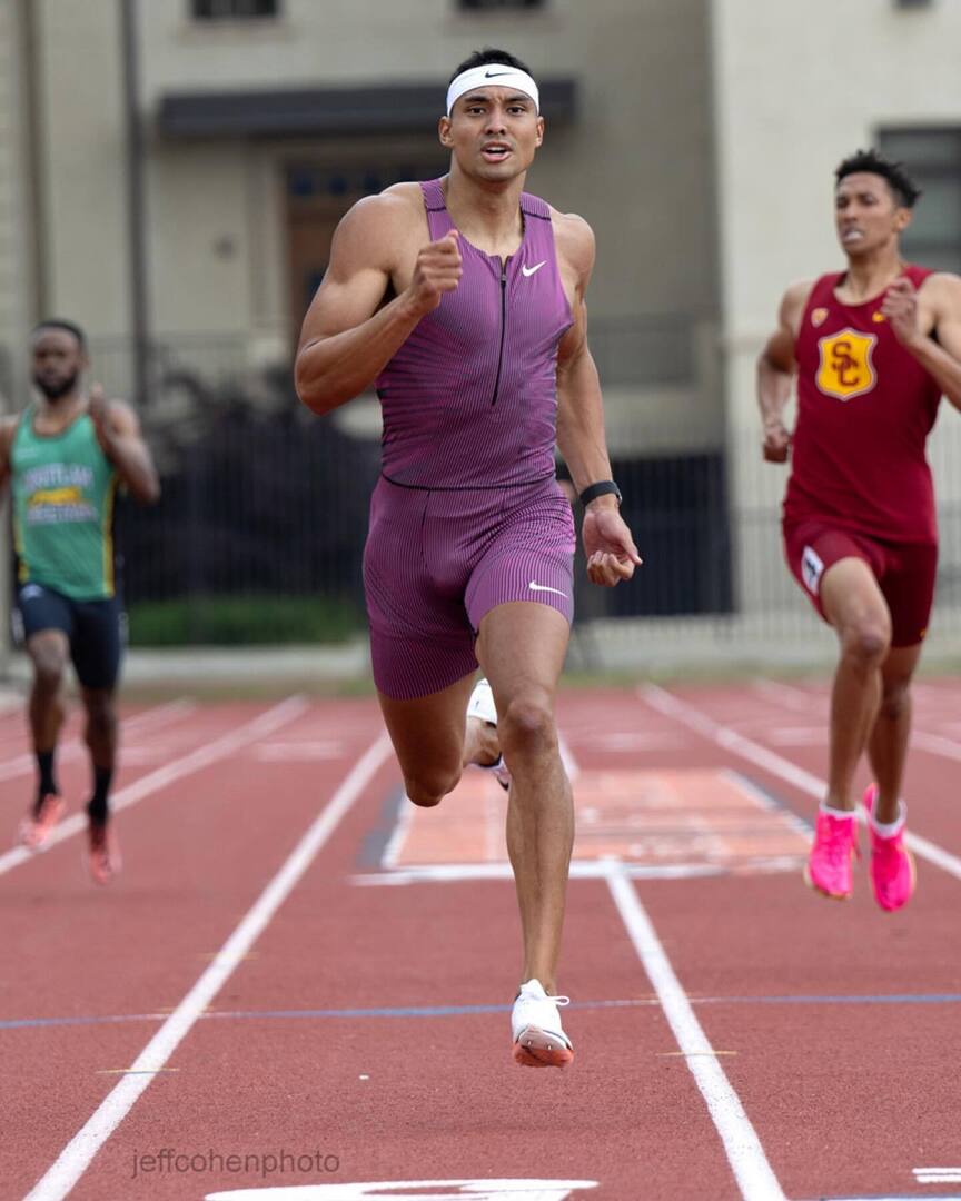 Michael Norman, runs his first 400m in a couple of years, and takes the win , 44.21 sec. Oxy Invite, Los Angeles 2024. #roadtoparis2024 . . . . #michaelnorman #usatf #400m #trackandfield #jeffcohenphoto #athletics #fighton @michaelnorman22 instagr.am/p/C6mYzPEy7Wz/