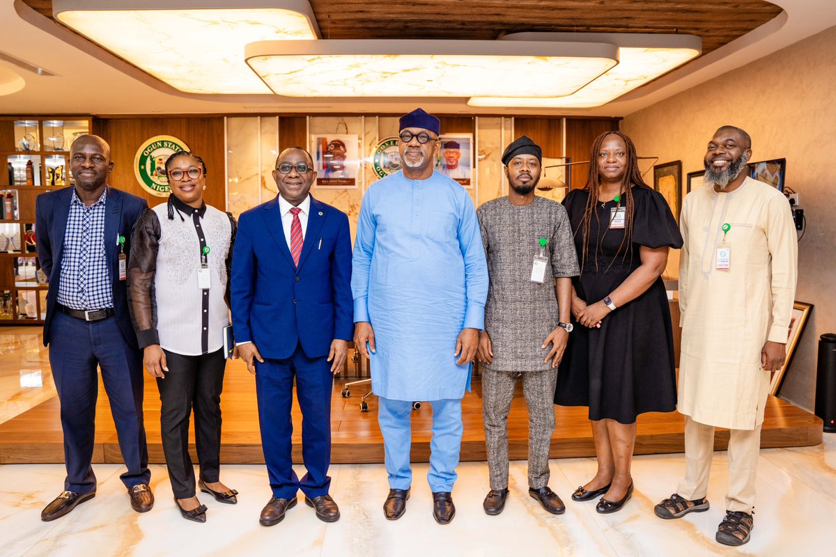 We welcomed the Special Adviser to the President of the African Development Bank, @AfDB_Group on Industrialization, Professor Banji Oyelaran-Oyeyinka, who highlighted Ogun State as a potent partner in its development programmes and project execution.

His visit aimed to delve…