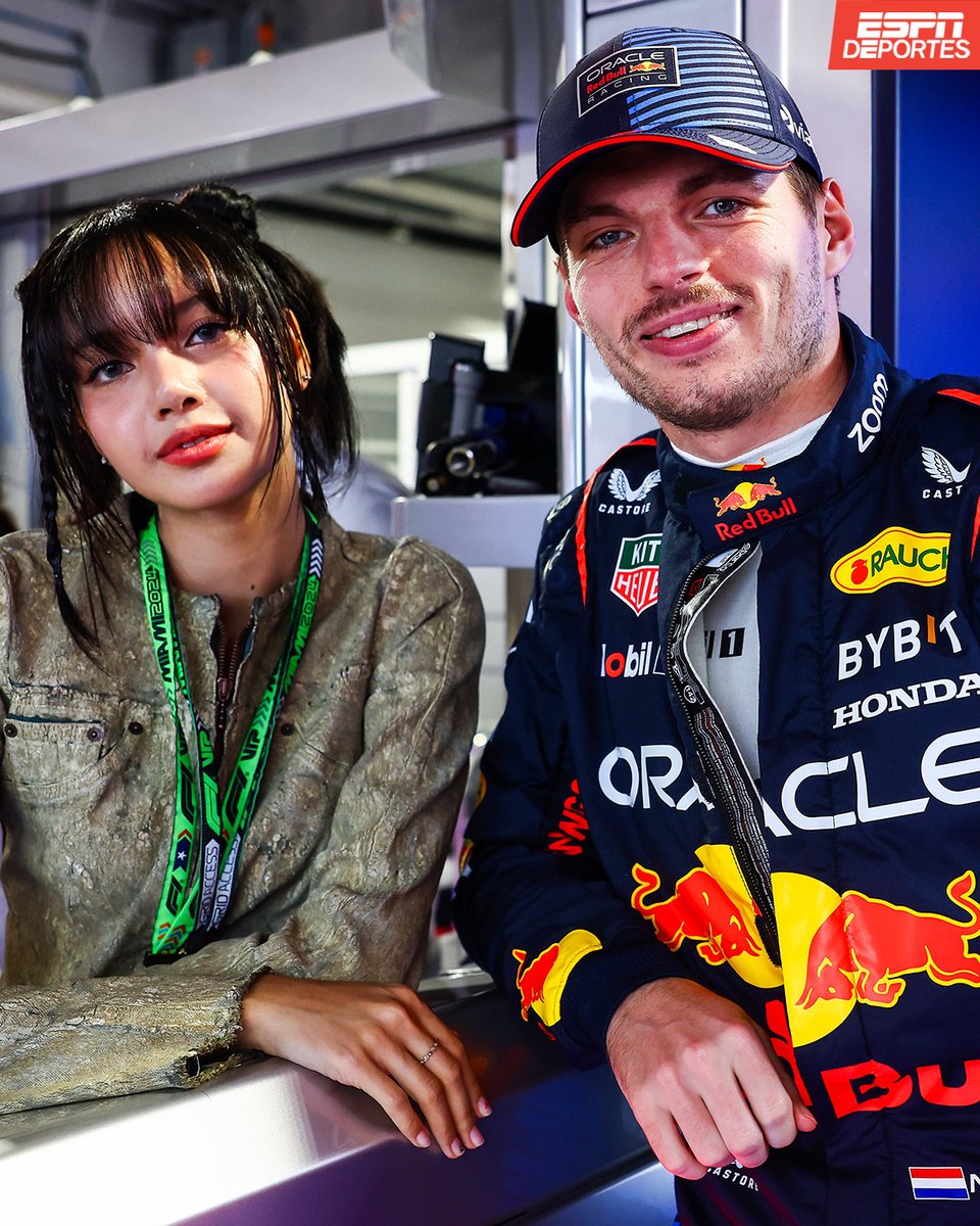 LISA presente en el box con Max Verstappen 🔥 😎 🌴 (vía @redbullracing)