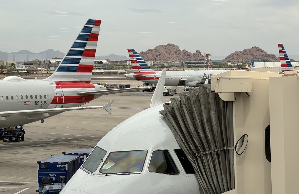 Flying domestic in the 🇺🇸 you have to get used to delays, but in spite of all the mess I shortly hope to be off from Phoenix to Washington.