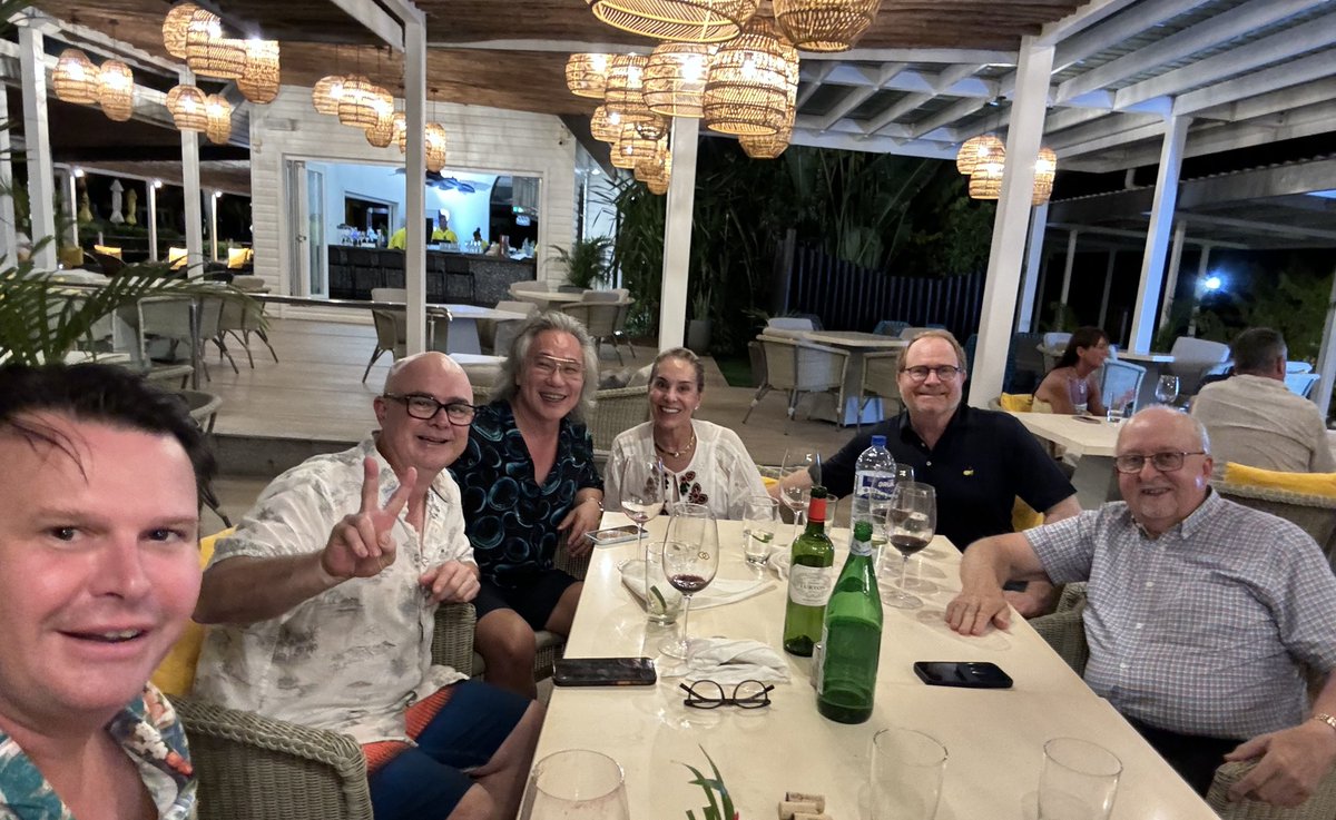 VEIN911_'s tweet photo. "Bonza" time Down Under seeing old mates &amp; meeting new ones! Beyond honored as invited international speaker at The Australasian College of Phlebology 24th Annual Meeting.

Unexpected conferment of Honorary ACP Fellowship &amp; Award of Excellence for Public Advocacy in Phlebology. https://t.co/0z9vfSPjdw