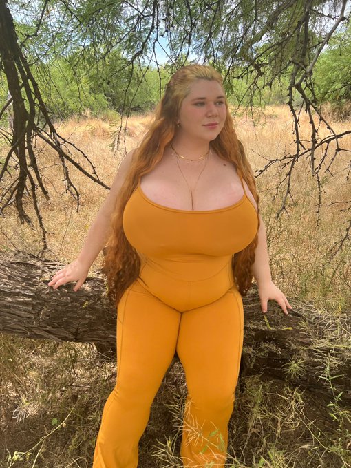 Went on a lovely little hike. ⛰️🌳 https://t.co/QjeQZVMHlN