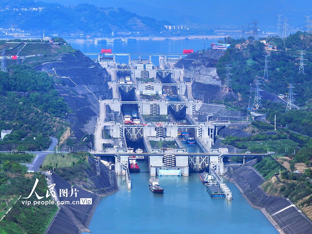 The world's largest clean energy corridor, consisting of six mega hydropower stations along #China's #Yangtze River, has produced more than 3,500 billion kilowatt-hours of electricity so far, a driving force for China's green economic and social development.

The corridor…