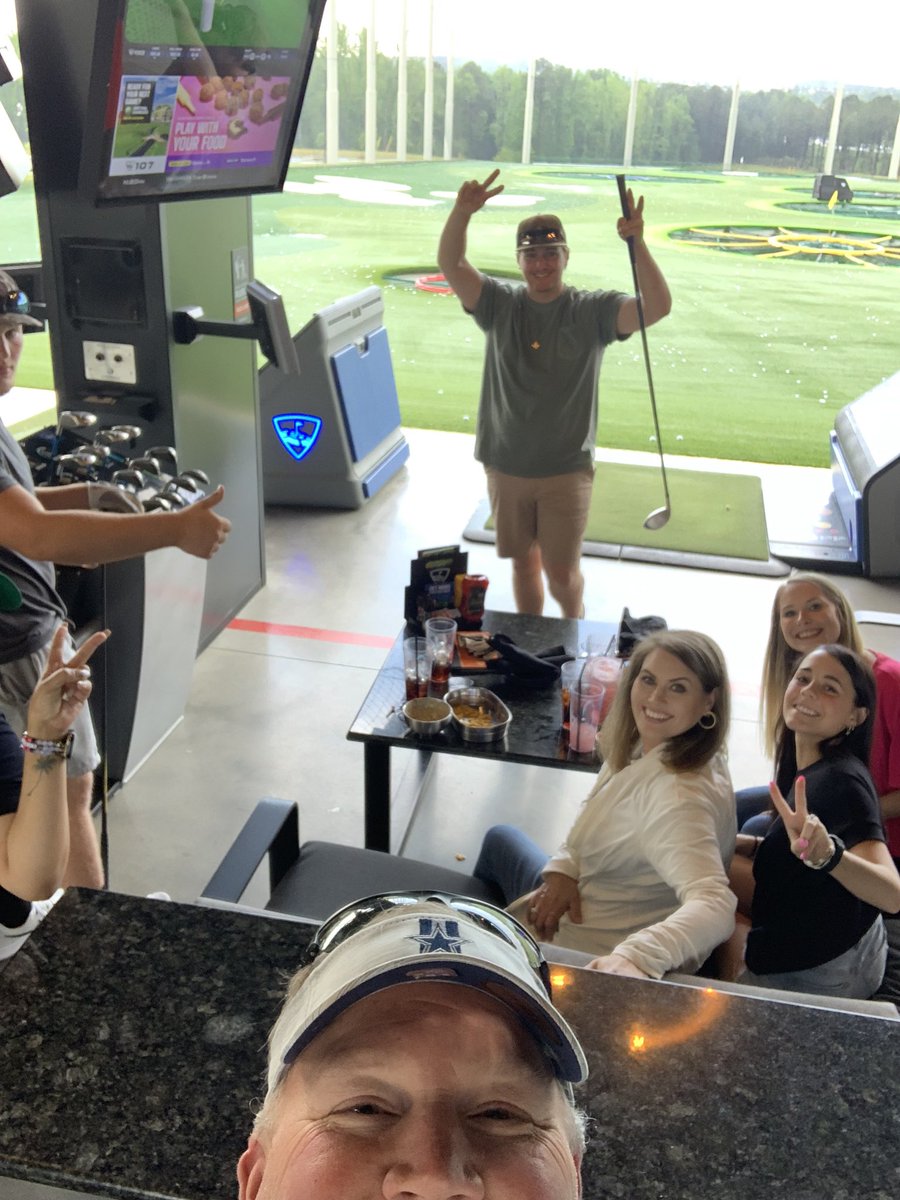 dupuyc3's tweet image. Happy Birthday @BradynDupuy! Hope you have had a great day today at the new age of 19! We enjoyed the TopGolf trip with you and the rest of the family yesterday.