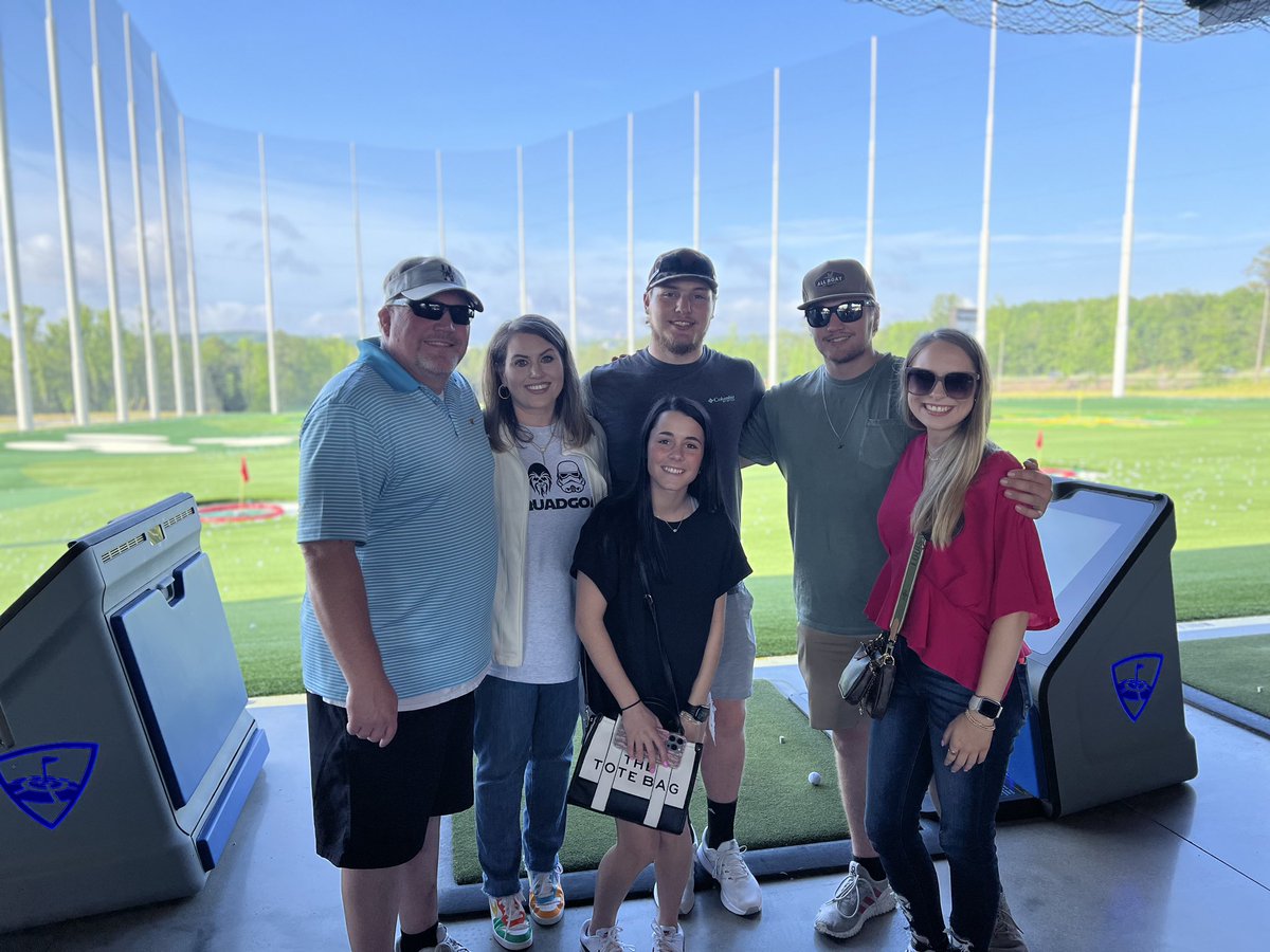 dupuyc3's tweet image. Happy Birthday @BradynDupuy! Hope you have had a great day today at the new age of 19! We enjoyed the TopGolf trip with you and the rest of the family yesterday.