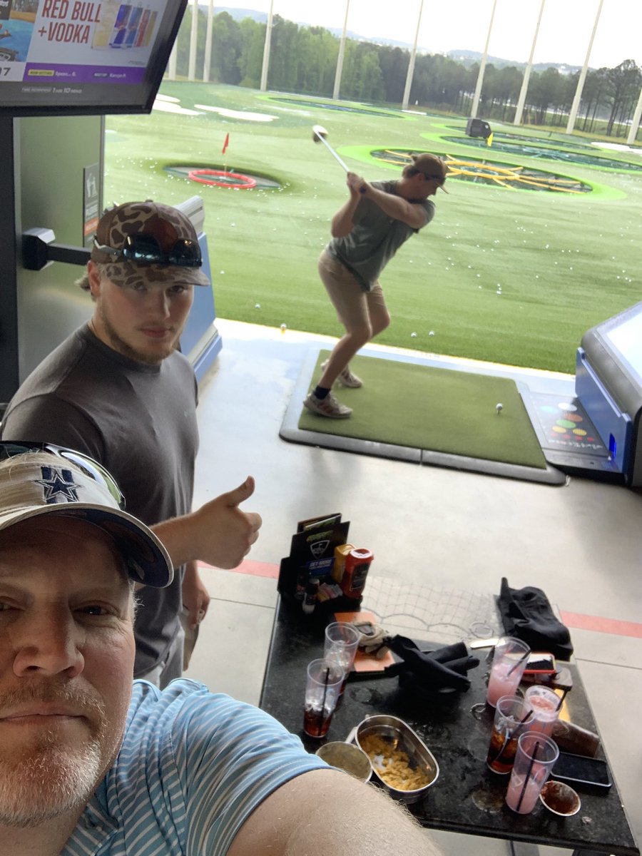dupuyc3's tweet image. Happy Birthday @BradynDupuy! Hope you have had a great day today at the new age of 19! We enjoyed the TopGolf trip with you and the rest of the family yesterday.