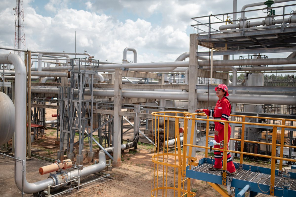 Gracias al esfuerzo propio, PDVSA ha logrado avances significativos en la recuperación de la industria petrolera venezolana, implementando medidas eficaces para mejorar su confiabilidad operacional, aumentar la producción y fortalecer su infraestructura.