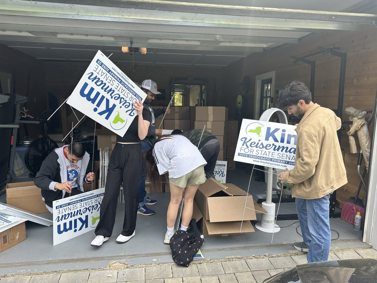 Wrapping up a great campaign weekend! Thank you to the #Kimterns and our volunteers who knocked on doors and distributed lawn signs across District 7. GET INVOLVED: 🚪 knock doors: bit.ly/knocks4kim ☎️ make calls: bit.ly/calls4kim 🪧 request a lawn sign:…