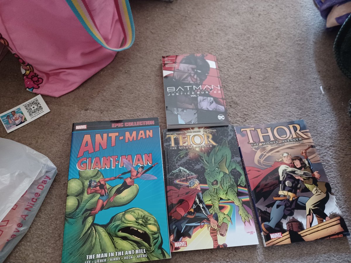 All the graphic novels I bought on free comic book day.#freecomicbookdayhaul #graphicnovels