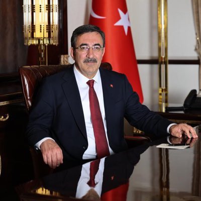 Cumhurbaşkanı Yardımcısı Cevdet Yılmaz:

-Enflasyon 2026'da tek hane olacak.

-(Enflasyon) Mayıs'tan sonraki dört ayda hızlı bir düşüş olacak.

-'Ne kadar düşer?' sorusu üzerine Yılmaz: '20 puanlık bir düşüş bekliyorum.'