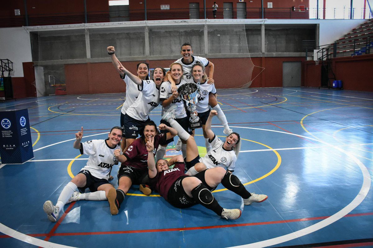 🏆 C.F.S. Teidaya, campeonas de Preferente Futsal #Femenina.

¡FELICIDADES CAMPEONAS! 👏🏼👏🏼👏🏼

➕ℹ️ ftf.es/comunicacion/n…

#somosfift #fútbolfemenino