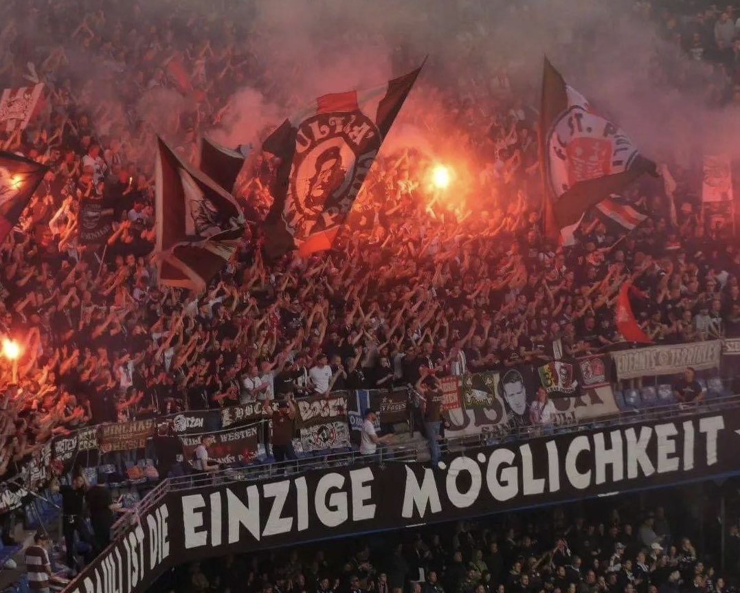 Hambourg SV - St. Pauli #gasteblock #ultras #StPauli #FCSP #pyro #HSVFCSP (03.05.24)