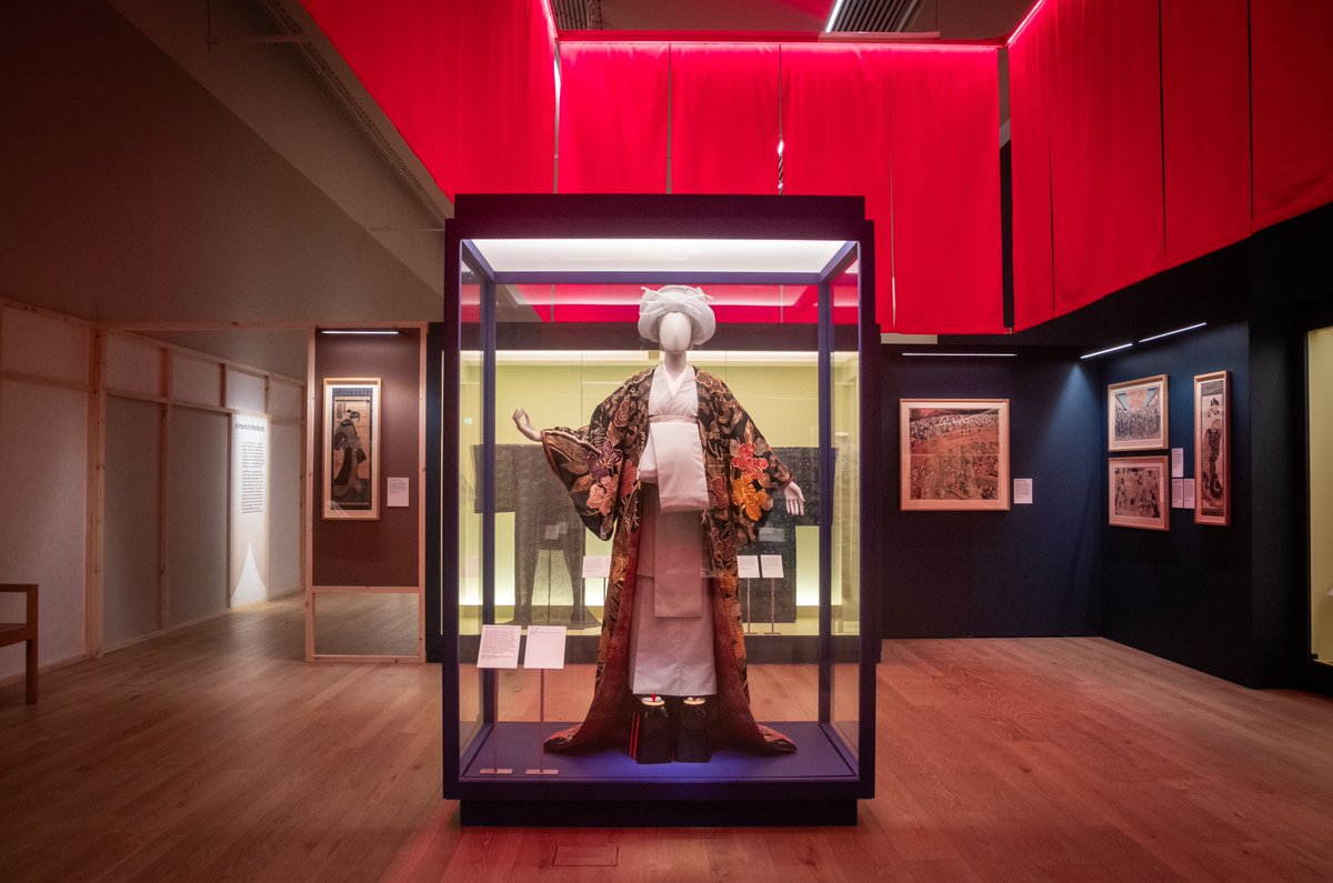 Kimono: Kyoto to Catwalk exhibition 👘🌸

We got a sneak peek at @VADundee  new kimono exhibition which is now open to the public! 👀

Europe’s first major exhibition on kimono opened to the public on Saturday 4 May at V&A Dundee.