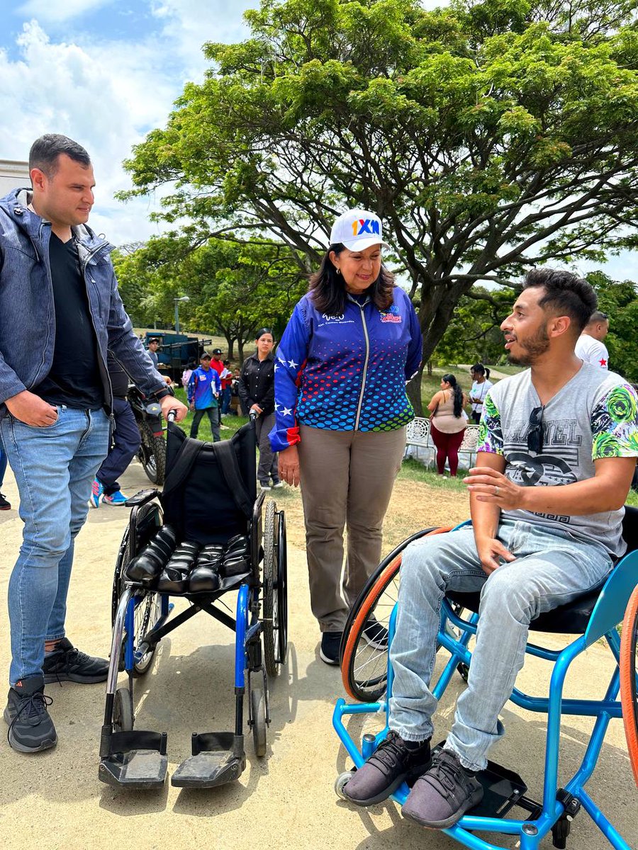 La Gran Misión Venezuela Joven también este domingo en la Mega Jornada del 1x10 del Buen Gobierno, brindando atención a la juventud, que sumó 65 participantes en charlas de formación y también amenizando este despliegue, en el que nos acompañó el Padrino de Caracas, Jorge Márquez