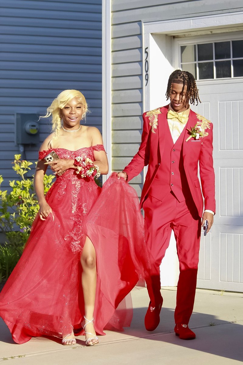 Nothing wrong with a lil “dress up” from the basketball shoes 👟 and track shoes 👟 to 👠 heels …
Prom24