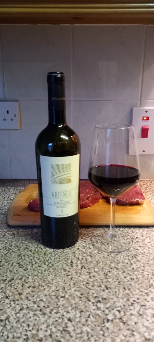 Sunday night, steaks to cook, holiday weekend here, and resorting to normal and #Tuscany and a Rosso, Cab Franc & Sauvignon blend from #Bolgheri #artemio from #Levignedisilvia @JohnMFodera @stock_guy1 @bikepeter @RussellVine1981 @pietrosd @ArdenPaul4 @WineMan147 @CambWineBlogger