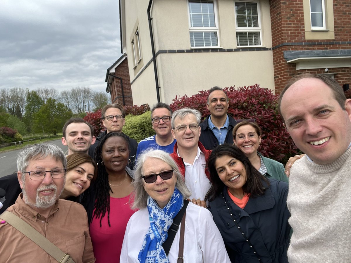 Sunday afternoon campaigning with Hemel Hempstead @Conservatives in Woodhall Farm ward earlier today. #HemelHempstead #Hertfordshire

#ToryDoorStep #ToryCanvass @ToryCanvass #VoteConservative @DacorumBC