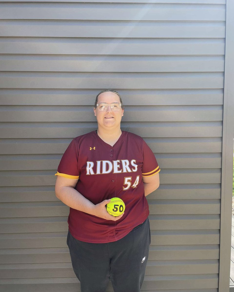 CONGRATULATIONS TO OUR VERY OWN!! Senior, Carley Felsheim, got her 5️⃣0️⃣th HOME RUN on Tuesday! Way to rock it girl! Keep em’ going!🥎🥎🥎