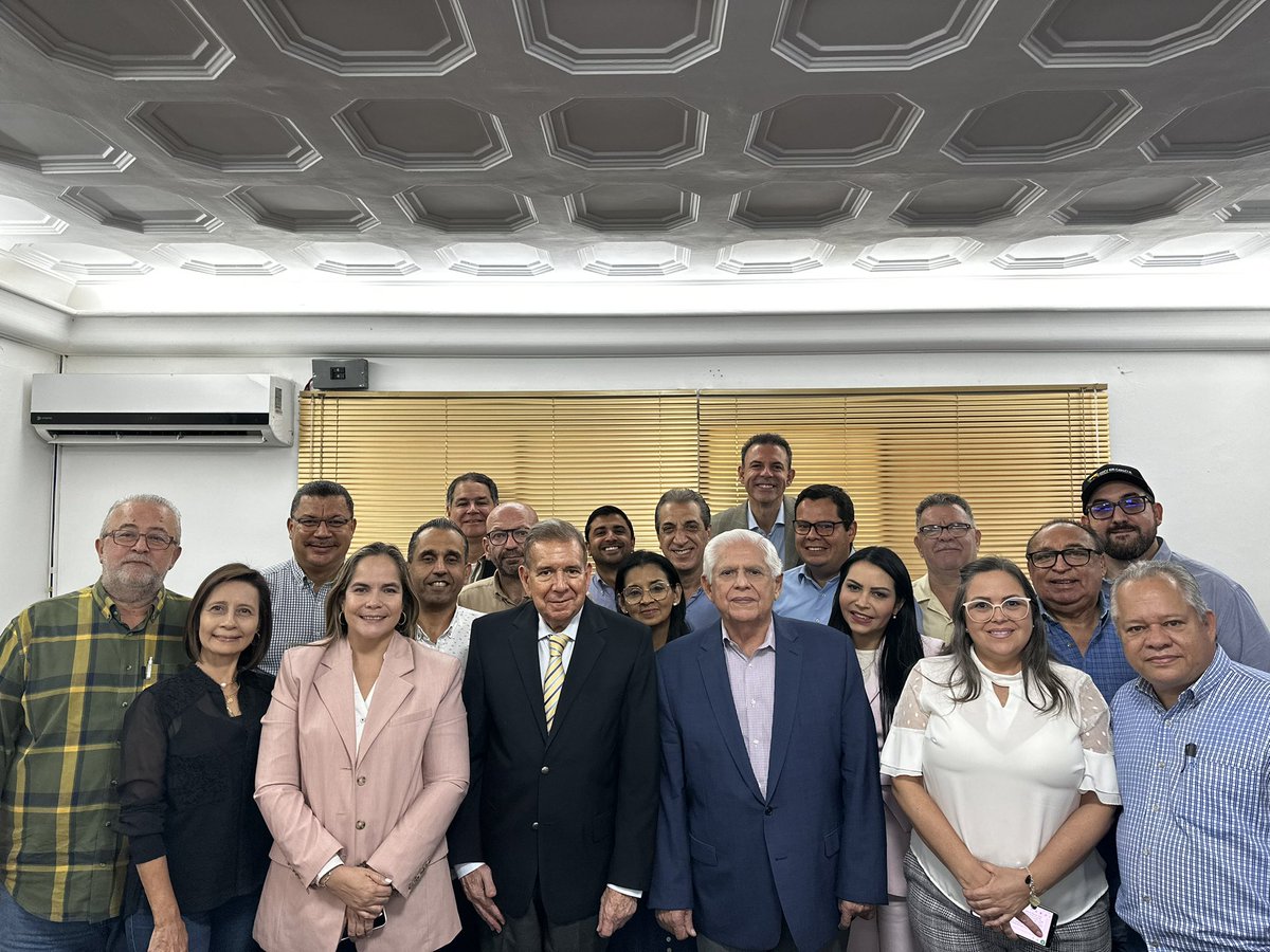 delsasolorzano's tweet image. #4May #ACTUALIZACIÓN Hoy: Funcionamiento del @ConVzlaComando.

 ¡Sin unidad no habrá libertad! 
Han sido muchos los obstáculos que superamos para tener finalmente un candidato presidencial unitario inscrito en el CNE, con una tarjeta también unitaria y el respaldo de todos los…