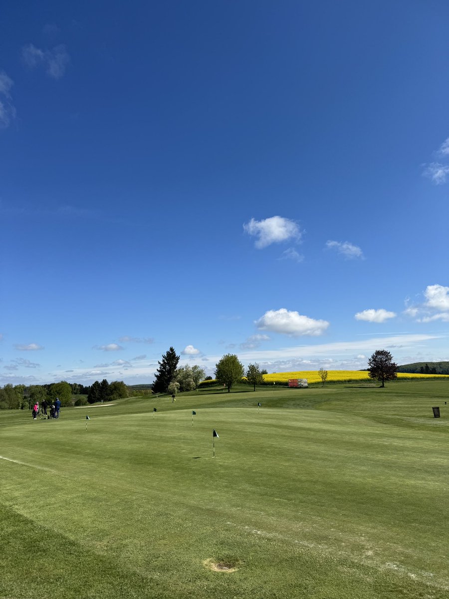 What an incredible day on this nice #golf course. @diamondclubottenstein #taylormade #pxg #pxgtroop #pxgfamily 
#golf #outdoor #enjoylife #stayfit #golfpack #jucat  #garmin #hugobossgolf #kjus  #kiffegolf