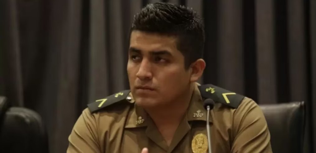 Perú y sus leyes al revés. Elvis Miranda, policía que abatió a delincuente en flagrancia en el 2019 la fiscalía pide 3 años de prisión y un pago de 50 mil soles. Parece que el fiscal se equivocó y leyó todo al revés! Cómo le pedimos a la policía que enfrente a la delincuencia?