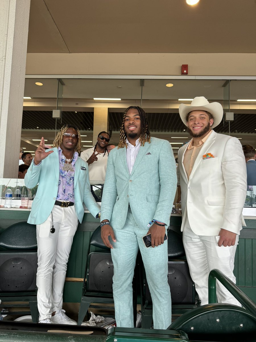 Kentucky Derby with the guys !!