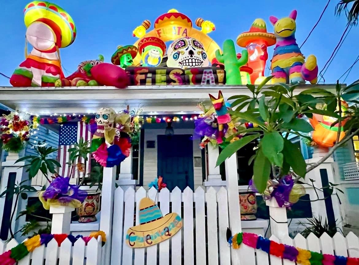 Backyards of Key West Gallery tweet media