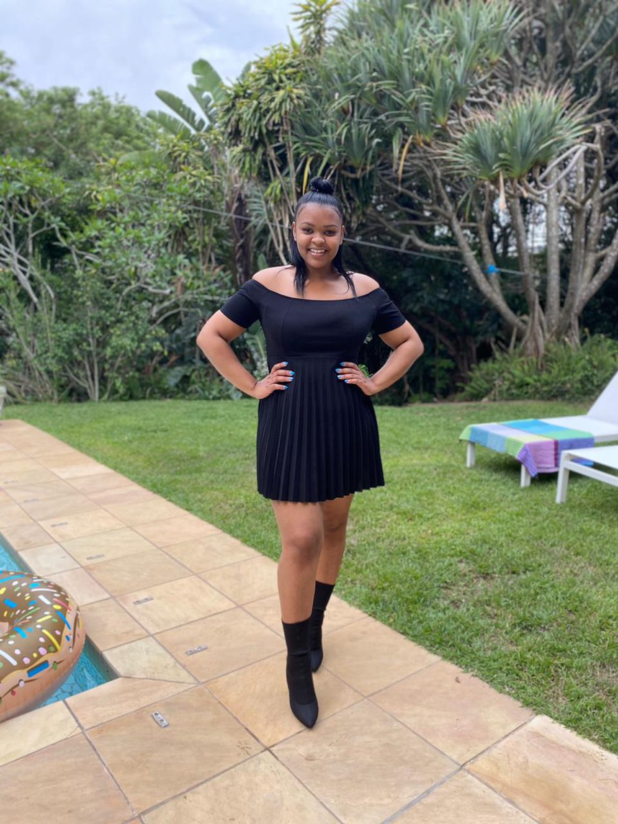 zandile_ngcaca's tweet photo. Boots Sunday with Yolanda 🤗

MODEL WITH YOLANDA 
YOLANDA X YOLIFIRES 
#MukondiMonyai https://t.co/t3DCbps2LA
