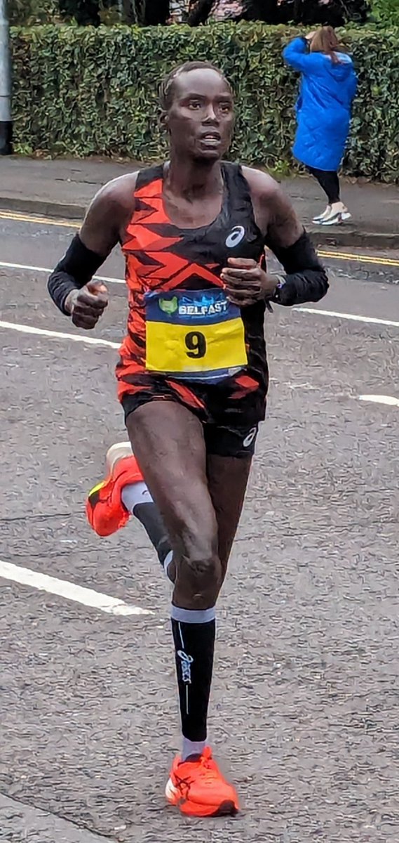 New Women's Record set by Kenya's Beatrice Jepkemei (#9) on her marathon debut at @marathonbcm 2:35:03 pictured here setting a good pace on the Lisburn Road.