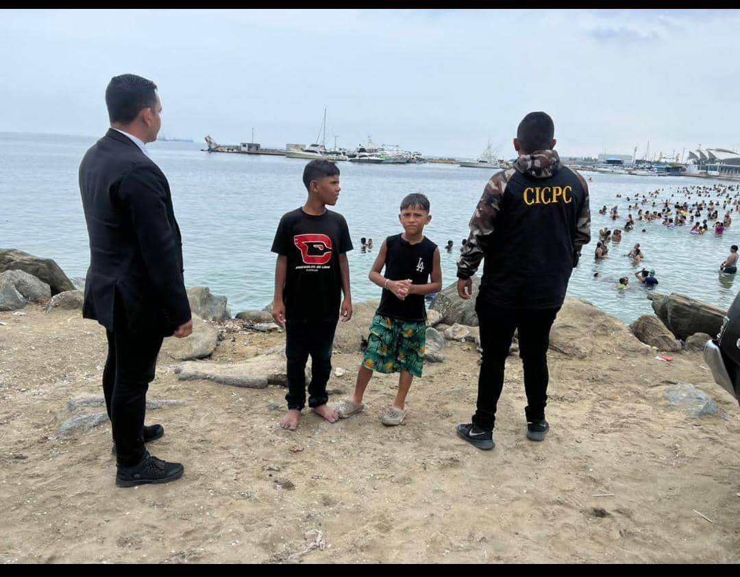 Desde el #26Abril tres  niños de #Barquisimeto desaparecieron. Este domingo #5May dos de ellos de 12 y 10 años de edad,  llamaron a sus madres, aparecieron en playa Sonrisa en Puerto Cabello #Carabobo,  el CICPC está con ellos y tratan de ubicar al tercer niño #Sucesos