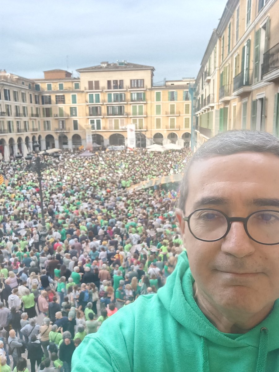 Mallorca per la llengua catalana.
Mallorca no té rei!