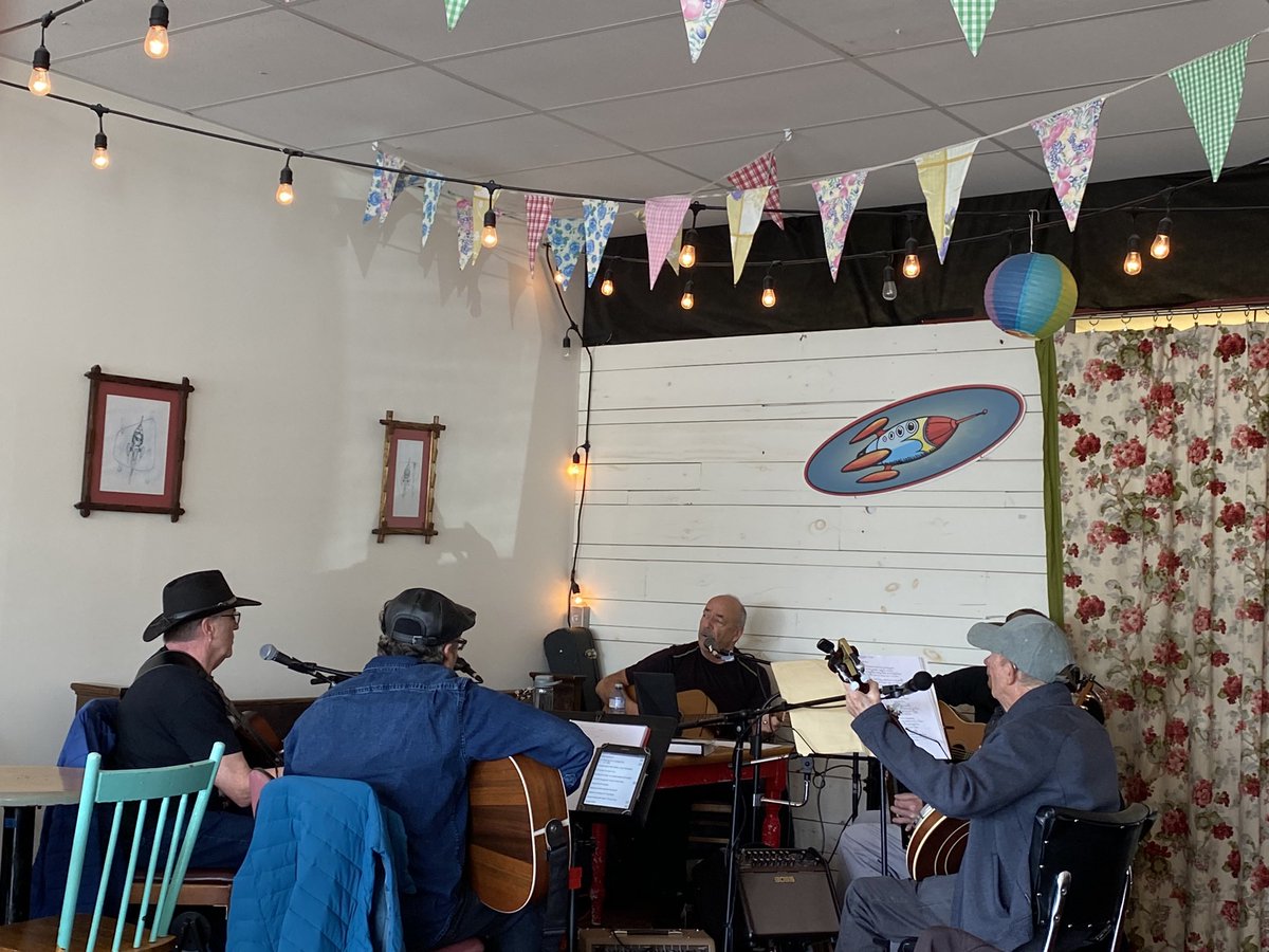 Looking for something to do this cool Sunday afternoon?  Why not drop by Rocket Bakery Mount Pearl, say hello, grab a coffee, a delicious treat, and enjoy some great traditional NL music courtesy of Mount Pearl’s Alex Taylor and friends.  
#CommunityMatters #MountPearl