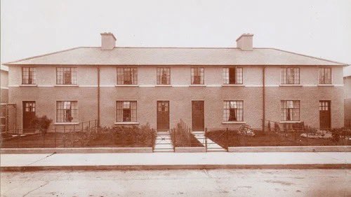 RTE History Show (@rtehistoryshow) on Twitter photo Tonight we’re visiting the “garden suburb” of Marino, constructed one hundred years ago - to find out how high quality housing was made a priority, in a newly independent Ireland.
Myles is joined by Ruth McManus <a href="/RMcMnow/">Ruth McManus @rmcmnow.bsky.social</a> just after 6PM. Tonight we’re visiting the “garden suburb” of Marino, constructed one hundred years ago - to find out how high quality housing was made a priority, in a newly independent Ireland.
Myles is joined by Ruth McManus <a href="/RMcMnow/">Ruth McManus @rmcmnow.bsky.social</a> just after 6PM.