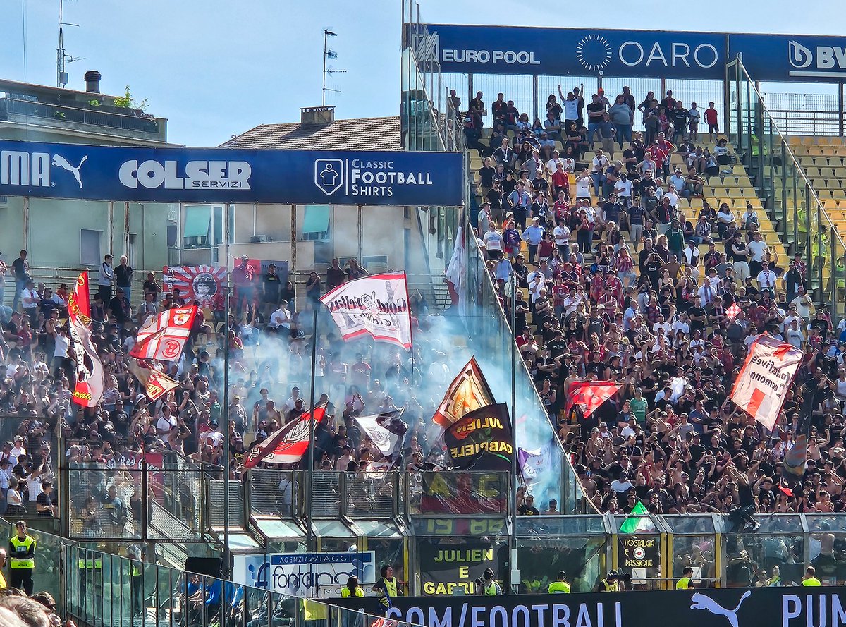 Parma-Cremonese 1:1
Serie B 🇮🇹
Attendance: 26.000
5/5/2024 

After three seasons, Parma is back in Serie A. Despite a red card at the start of the match, they managed to draw, which was enough to lift the trophy on full Ennio Tardini.