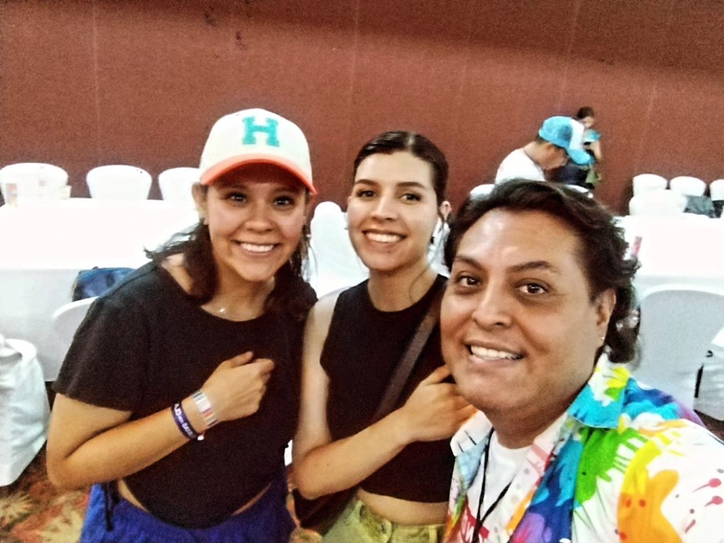 ChusoNc's tweet photo. Participar en un evento que seguramente sentará un precedente en la lucha por los Derechos LGBTTTIQAP+, no solo me dejó la satisfacción de una participación activa y bien encauzada, sino el conocer a grandes personas que son parte de #NaciónDeOrgullo. https://t.co/q8PbIg6CAT