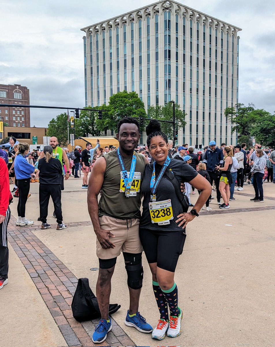 Hadn't done the @runpfm in a while, but got it in today with a #5K. Still not able to run again yet, but walked it in 36mins 21secs.
Loved seeing my people out here too ✊🏾 Let's GO!
#healthandwellness #fitnessjourney #running #runners #blackmenrun