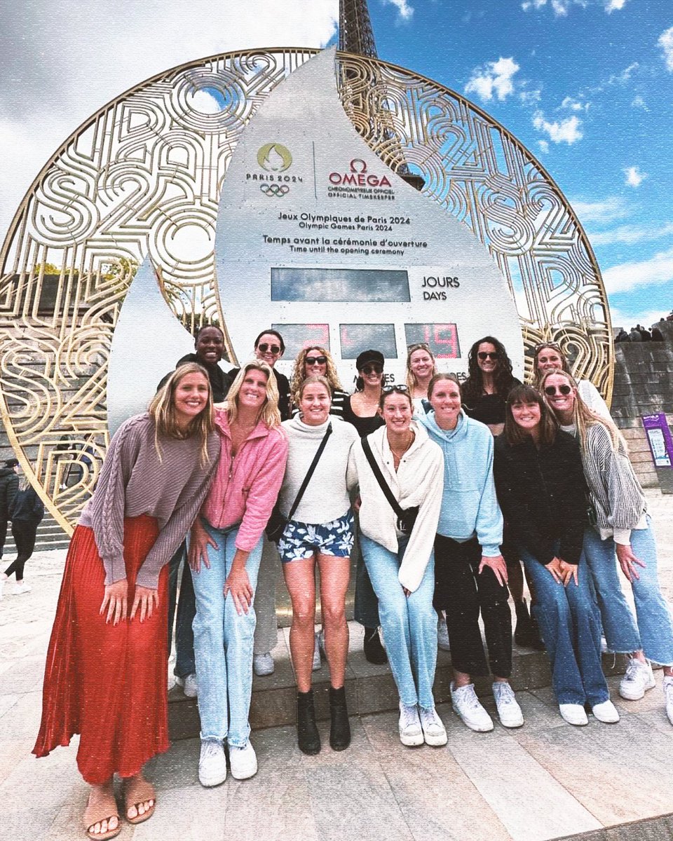 The U.S. women’s water polo team is in Paris getting ready to defend their Olympic gold medal. 🇫🇷 #ParisOlympics (📸 @maggiesteffens)