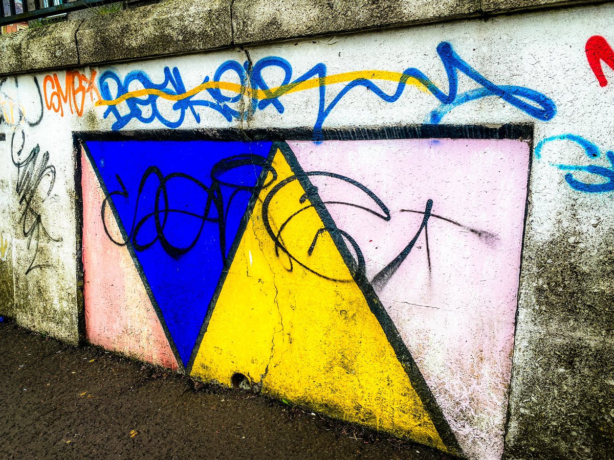 For Ukraine 🇺🇦 
#SlavaUkraini #Belfast #Mobilephotography #graffiti