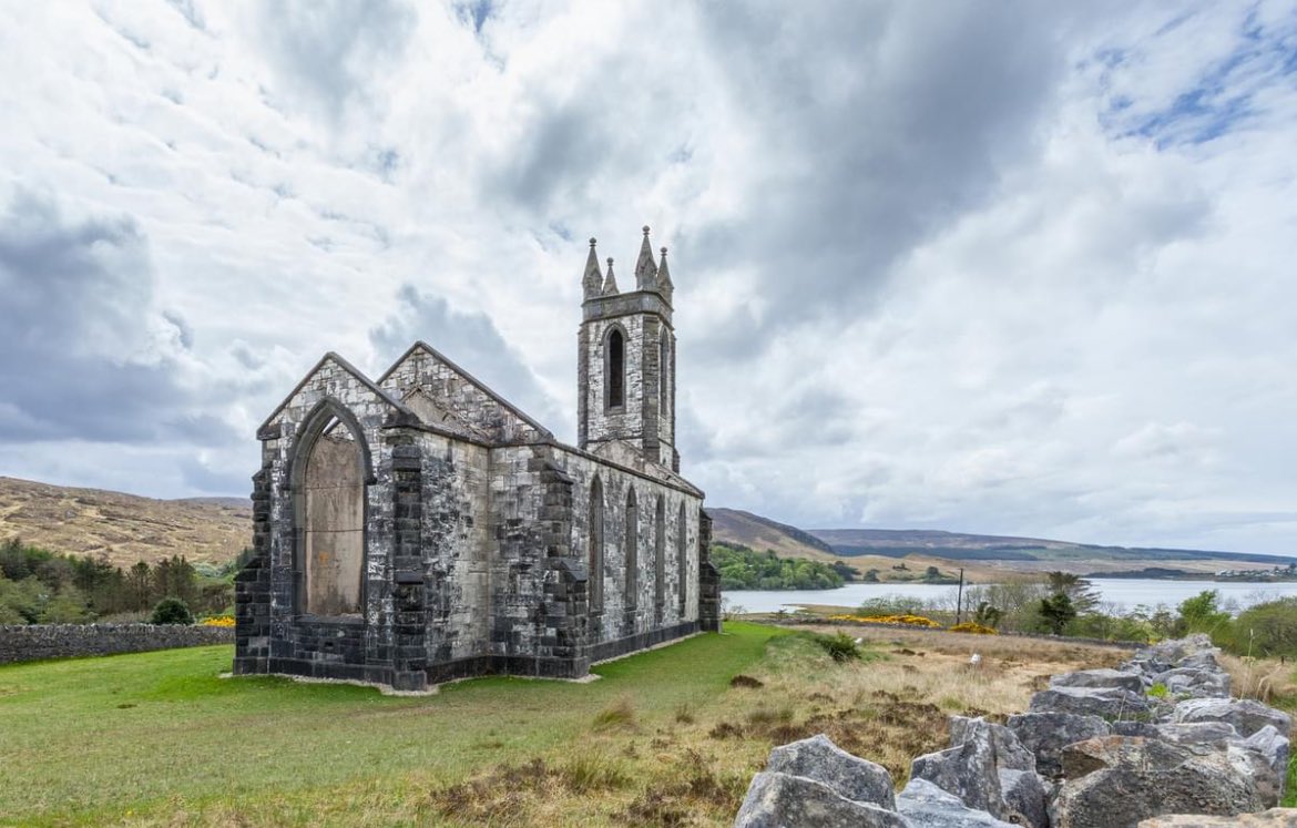 When in Ireland, you’ll want to visit the enchanting Dunlewey Church in County Donegal. Built in 1853 with breathtaking views of Dunlewey Lough lade. #TravelIreland #IrishHeritage #dunleweychurch #donegal #dunleweylough

🌟Contact at  travel-adventures-by-lea.com or 209-730-3002 🌟