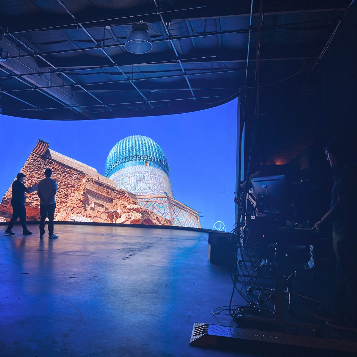 Anywhere you need to go, the wall can take you. Creators: click the link in our bio and book a stage today. #LEDwall #LEDVolume #ICVFX #Studio #Directors