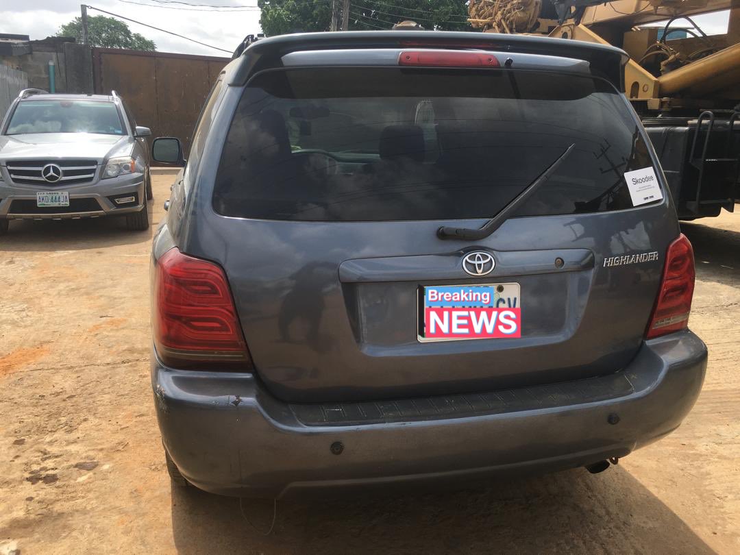 🍁REGISTERED🍁 TOYOTA HIGHLANDER LE Model 2005 Baked 💺Leather Engine-Gear-Ac💯 Perfect condition Buy-Drive 🏝 Lagos 🏷 4.9m ☎️08031855810 Follow-Subscribe WhatsApp Channel whatsapp.com/channel/0029Va… FacebookPage facebook.com/Softcars.ng TelegramChannel t.me/softcars_ng